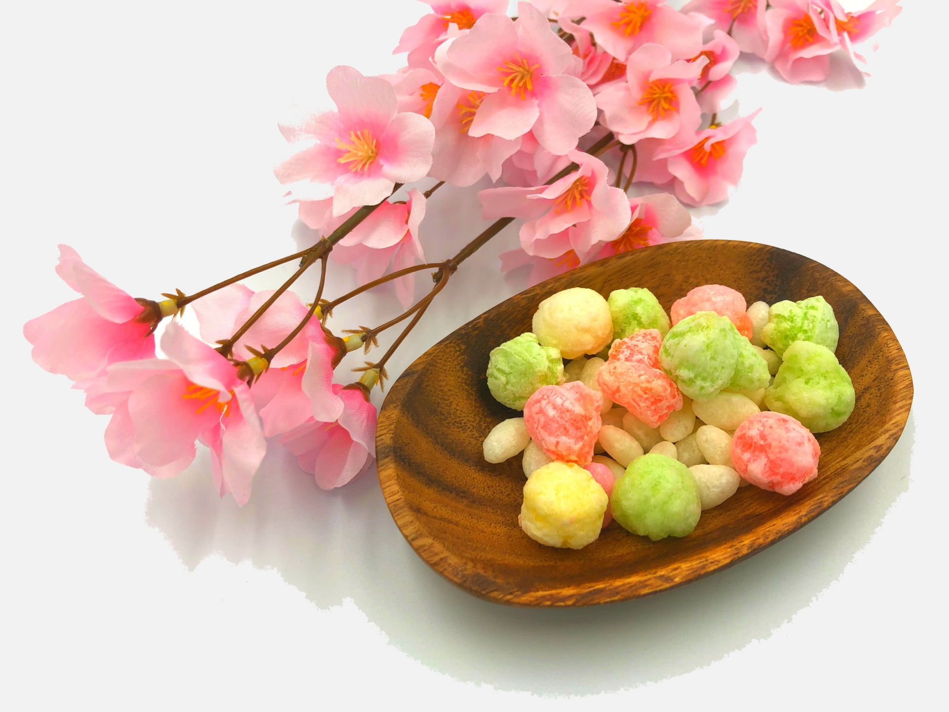あられの歴史 | おかき・あられ・おせんべいの極み